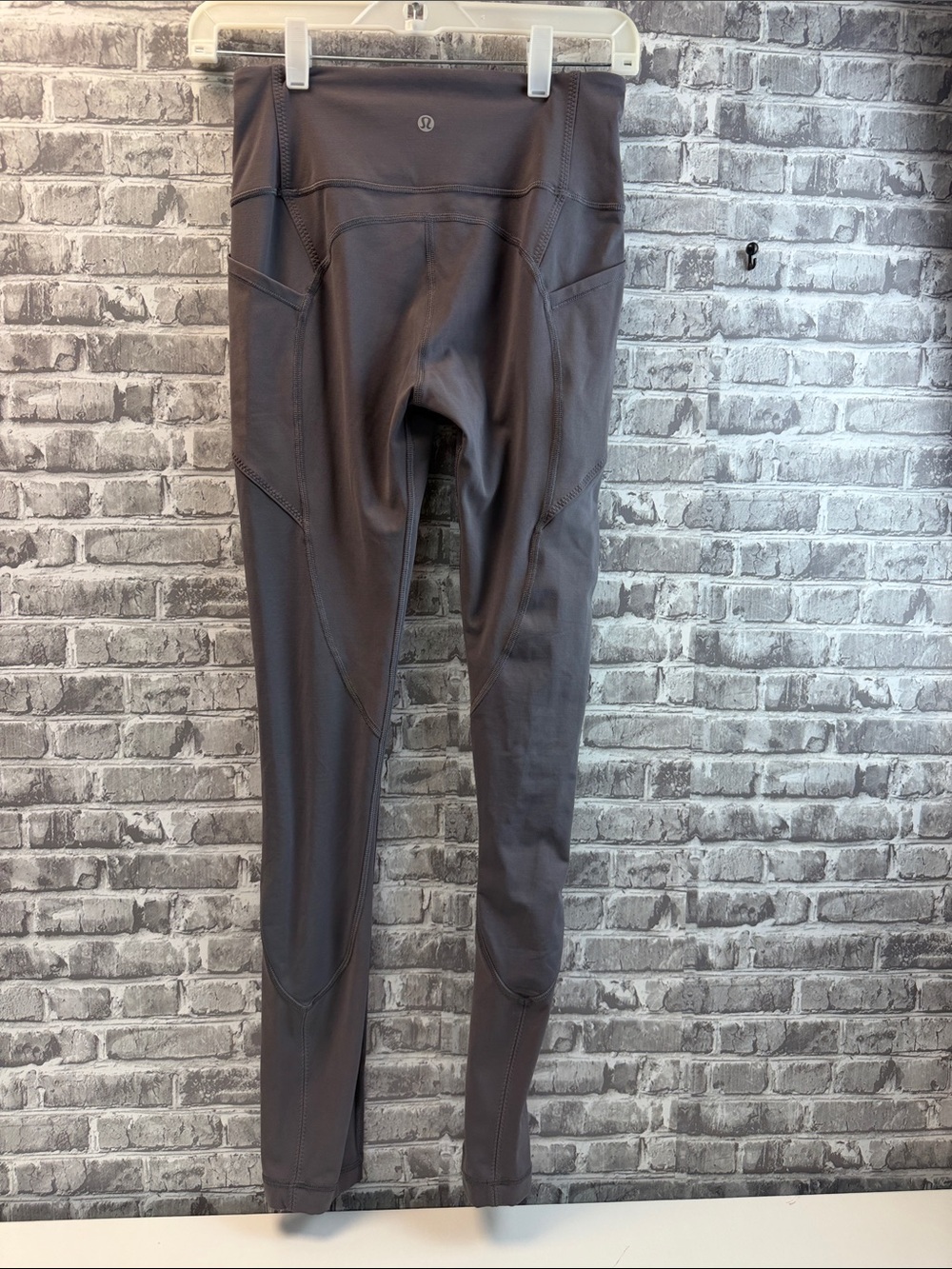 lululemon dark‎ gray workout leggings with hidden pocket
